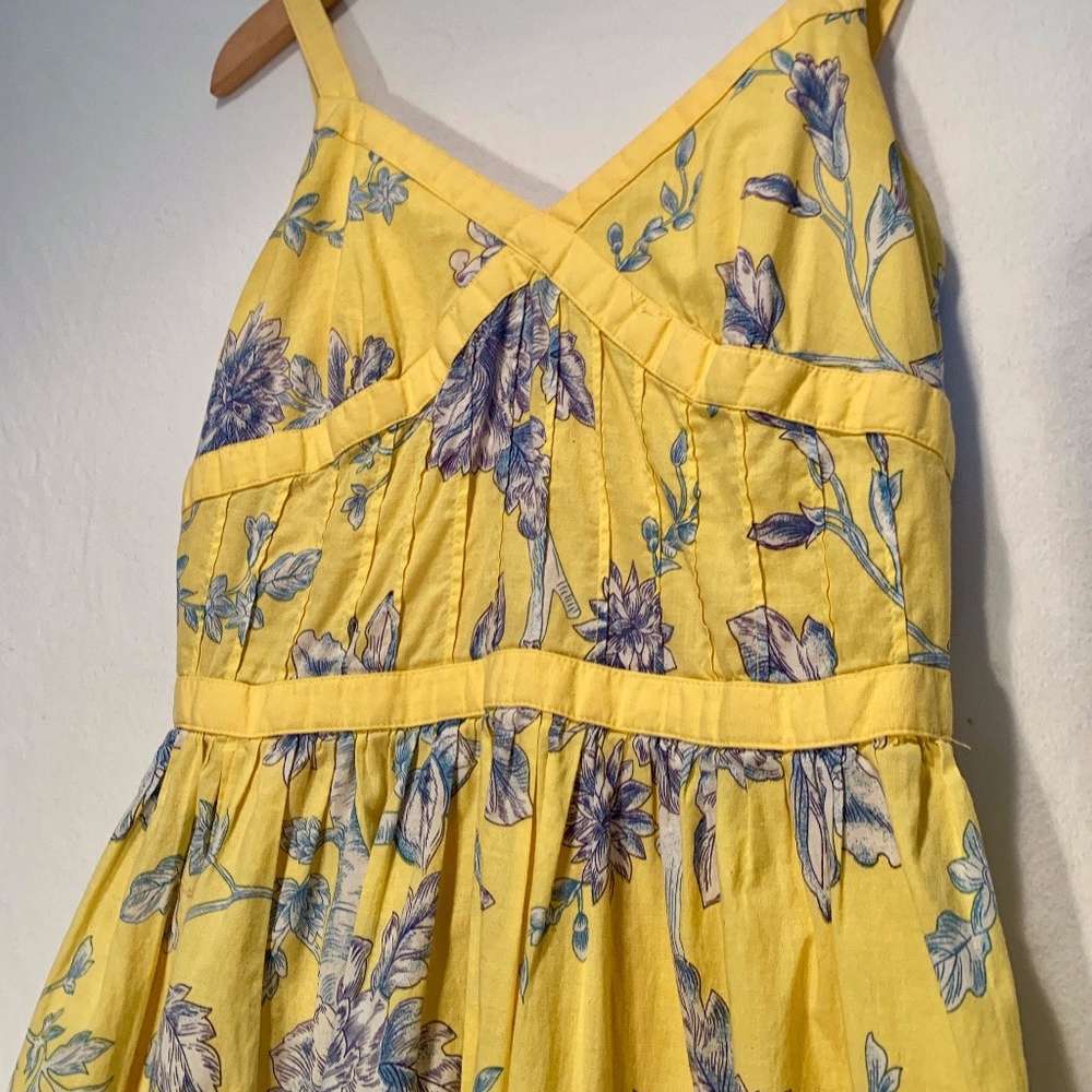 Beautiful vintage floral dress